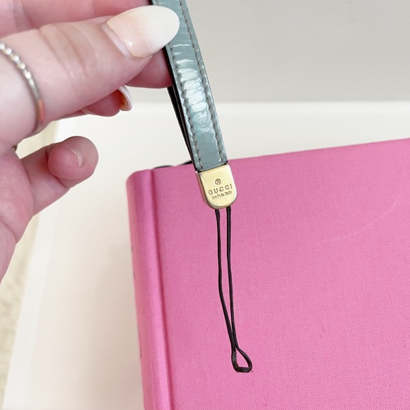 Authentic Gucci Tiffany Blue Patent Leather GG Logo Lanyard / Keychain - Picture 13 of 15